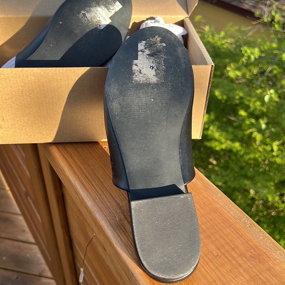 Matt & Nat Black Slides - Picture 3 of 6